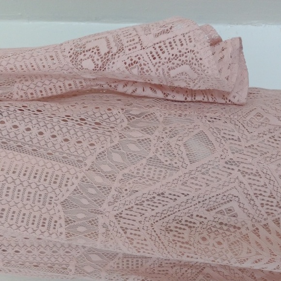 BCBG MaxAzria Catier Pink Lace Slip Shift Dress w Bell Sleeves Size M Like New - Picture 5 of 16